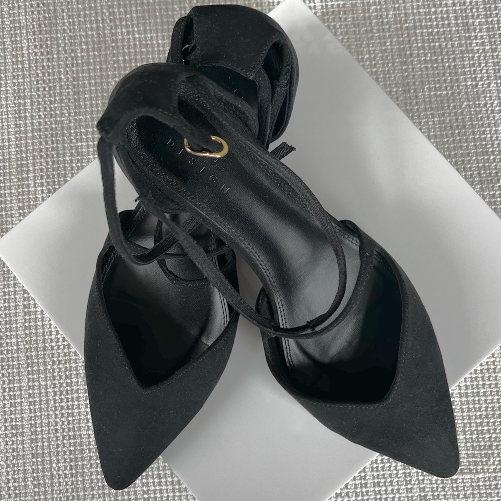 ASOS flat shoes with straps - Size 7